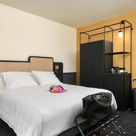 Mercure Centre Gare Atlantic מלון 4*