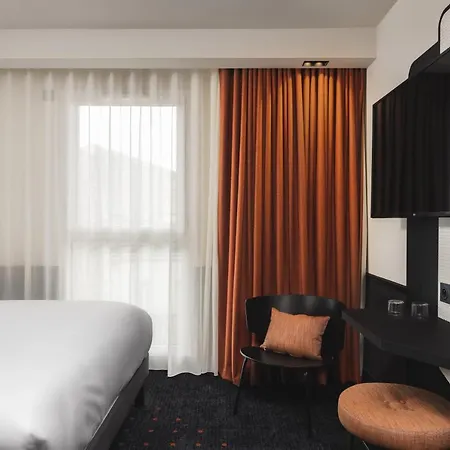 Mercure Centre Gare Atlantic מלון
