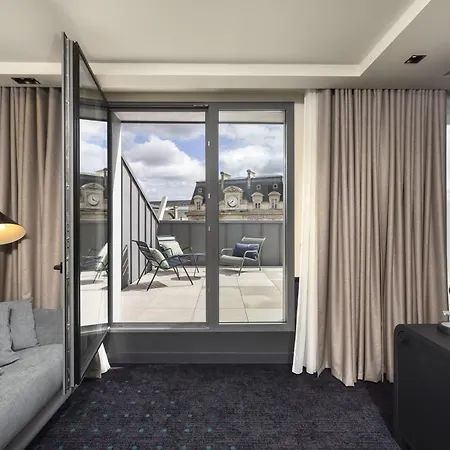 Mercure Centre Gare Atlantic מלון