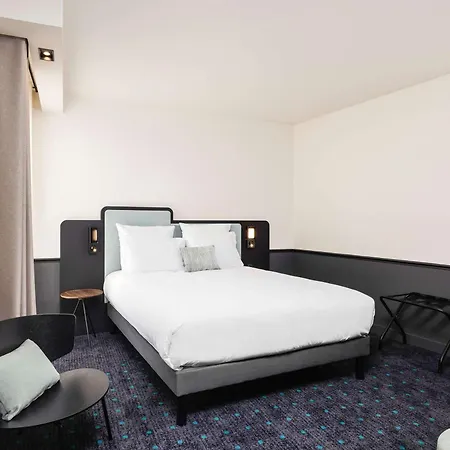 Mercure Centre Gare Atlantic מלון 4*